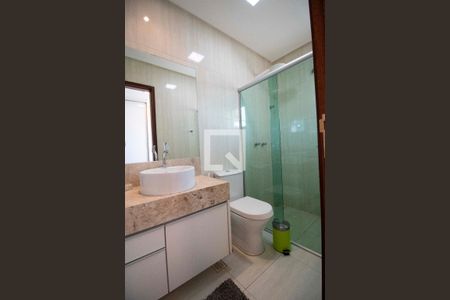 Casa à venda com 289m², 4 quartos e 4 vagasBanheiro da suíte 2