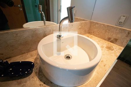 Casa à venda com 289m², 4 quartos e 4 vagasBanheiro da suíte 3 e 4
