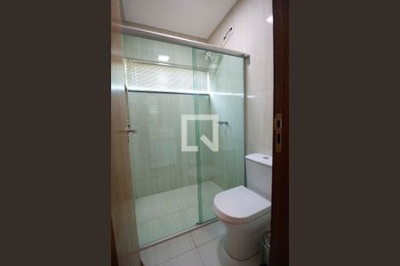 Casa à venda com 289m², 4 quartos e 4 vagasBanheiro da suíte 3 e 4
