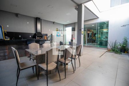 Casa à venda com 289m², 4 quartos e 4 vagasVaranda gourmet