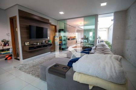 Casa à venda com 289m², 4 quartos e 4 vagasSala de TV