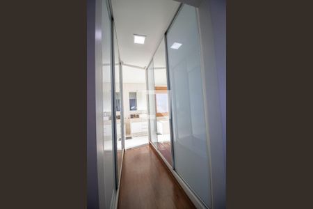 Casa à venda com 289m², 4 quartos e 4 vagasSuíte 1