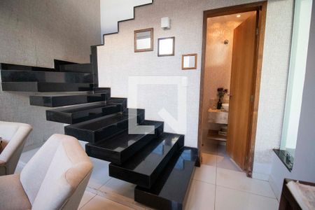 Casa à venda com 289m², 4 quartos e 4 vagasEscada