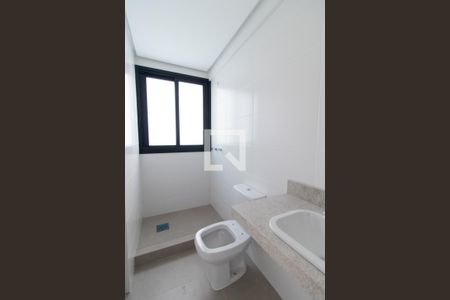 Banheiro de apartamento à venda com 2 quartos, 136m² em Menino Deus, Porto Alegre
