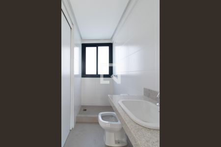 Banheiro de apartamento à venda com 2 quartos, 151m² em Menino Deus, Porto Alegre