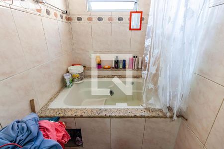 Casa à venda com 200m², 3 quartos e 2 vagasBanheiro 1