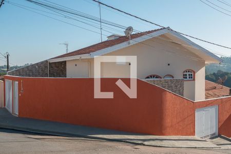 Casa para alugar com 150m², 4 quartos e 4 vagasFachada