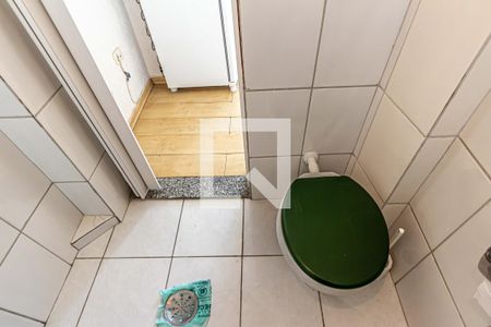 Banheiro de kitnet/studio para alugar com 1 quarto, 27m² em Vila Buarque, São Paulo