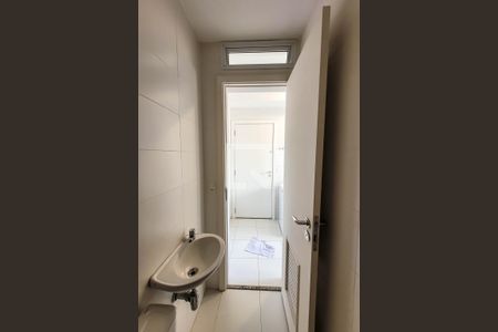Apartamento à venda com 99m², 2 quartos e 2 vagasBanheiro de Serviço
