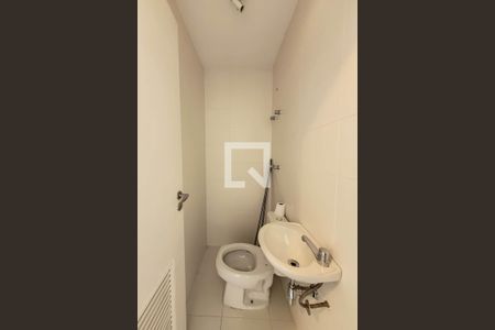 Apartamento à venda com 99m², 2 quartos e 2 vagasBanheiro de Serviço