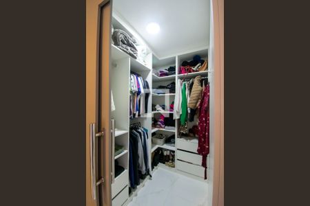 Apartamento à venda com 75m², 2 quartos e 1 vagaCloset da suíte