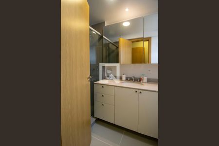 Apartamento à venda com 75m², 2 quartos e 1 vagaBanheiro da Suíte