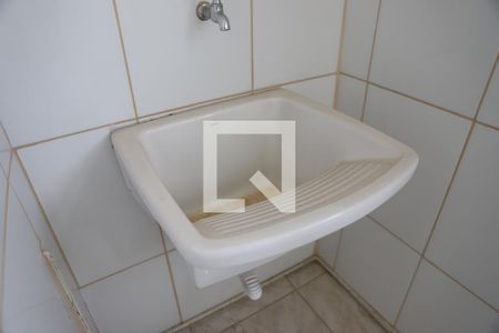 Detalhe da area de serviço de apartamento para alugar com 2 quartos, 52m² em Jardim São Luís, Suzano