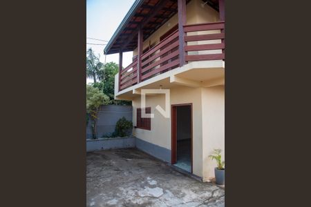 Casa para alugar com 120m², 2 quartos e 1 vaga Casa para alugar com 120m², 2 quartos e 1 vagaFachada