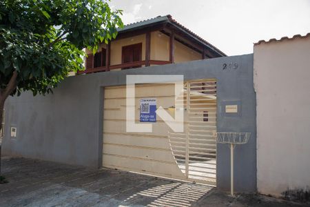 Casa para alugar com 120m², 2 quartos e 1 vaga Casa para alugar com 120m², 2 quartos e 1 vagaFachada