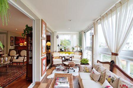 Apartamento à venda com 201m², 3 quartos e 3 vagas Apartamento à venda com 201m², 3 quartos e 3 vagasVaranda da Sala