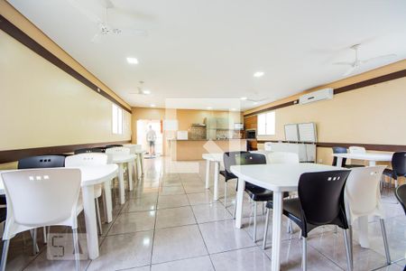 Apartamento para alugar com 65m², 2 quartos e 1 vagaÁrea comum - Salão de festas