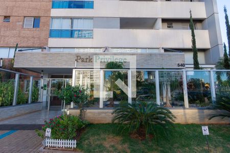 Apartamento para alugar com 68m², 2 quartos e 1 vagaFachada e portaria