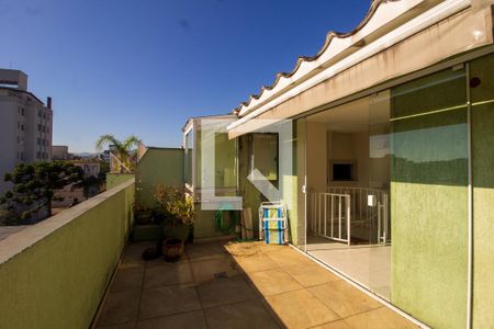 Apartamento à venda com 150m², 2 quartos e 2 vagasVaranda