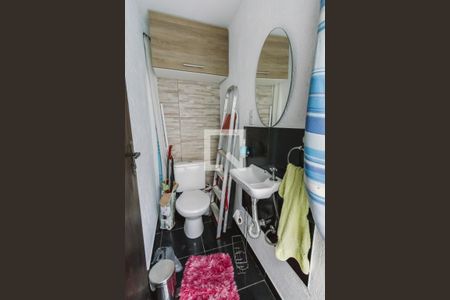 Casa à venda com 90m², 2 quartos e sem vaga Casa à venda com 90m², 2 quartos e sem vagaBanheiro de Serviço