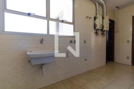 Apartamento à venda com 147m², 3 quartos e 2 vagas Apartamento à venda com 147m², 3 quartos e 2 vagasÁrea de Serviço