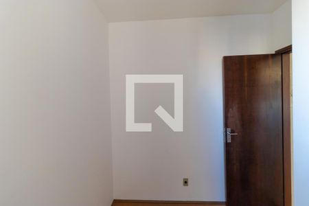 Apartamento à venda com 147m², 3 quartos e 2 vagas Apartamento à venda com 147m², 3 quartos e 2 vagasQuarto de Serviço