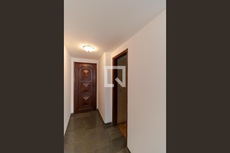 Apartamento à venda com 147m², 3 quartos e 2 vagas Apartamento à venda com 147m², 3 quartos e 2 vagasHall de Entrada