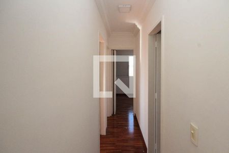 Corredor de apartamento para alugar com 3 quartos, 82m² em Vila Lúcia, São Paulo