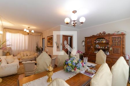 Casa à venda com 350m², 3 quartos e 4 vagasSalas