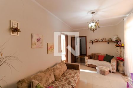 Casa à venda com 350m², 3 quartos e 4 vagasSala de TV