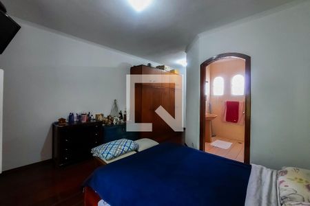 Casa à venda com 215m², 4 quartos e 3 vagasSuíte