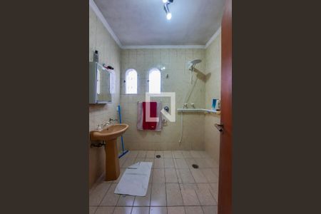 Casa à venda com 215m², 4 quartos e 3 vagasBanheiro da Suíte