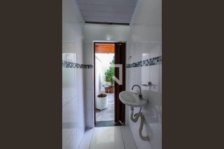 Casa à venda com 215m², 4 quartos e 3 vagasBanheiro de Serviço