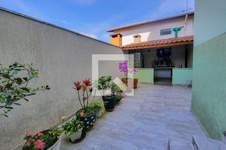 Casa à venda com 215m², 4 quartos e 3 vagasQuintal