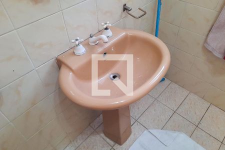 Casa à venda com 215m², 4 quartos e 3 vagasBanheiro da Suíte