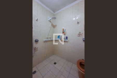 Casa à venda com 215m², 4 quartos e 3 vagasBanheiro da Suíte