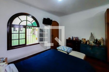 Casa à venda com 215m², 4 quartos e 3 vagasSuíte