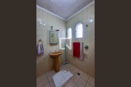 Casa à venda com 215m², 4 quartos e 3 vagasBanheiro da Suíte