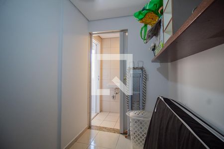 Apartamento à venda com 90m², 2 quartos e 2 vagas Apartamento à venda com 90m², 2 quartos e 2 vagasQuarto de Serviço