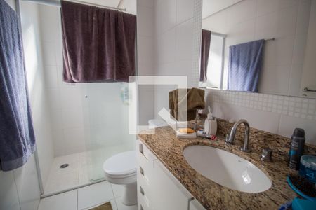 Apartamento à venda com 90m², 2 quartos e 2 vagas Apartamento à venda com 90m², 2 quartos e 2 vagasBanheiro da Suíte