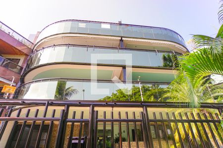 Apartamento à venda com 190m², 3 quartos e 4 vagasFachada