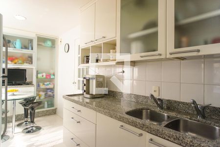 Apartamento à venda com 190m², 3 quartos e 4 vagasCozinha