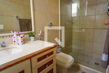 Apartamento à venda com 190m², 3 quartos e 4 vagasBanheiro da Suíte 1