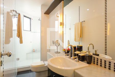 Apartamento à venda com 190m², 3 quartos e 4 vagasBanheiro da Suíte 2