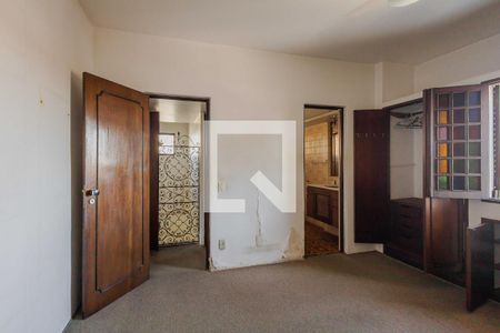 Casa à venda com 240m², 3 quartos e 4 vagasSuíte