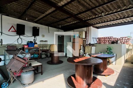 Casa à venda com 450m², 1 quarto e 6 vagas Casa à venda com 450m², 1 quarto e 6 vagasTerraço