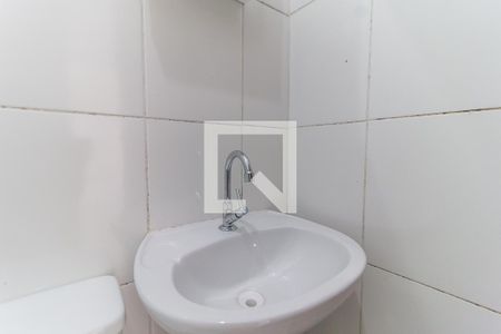 Banheiro de casa para alugar com 1 quarto, 21m² em Mogi Moderno, Mogi das Cruzes