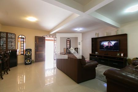 Sala  de casa à venda com 3 quartos, 250m² em Conjunto Residencial José Bonifácio, São Paulo