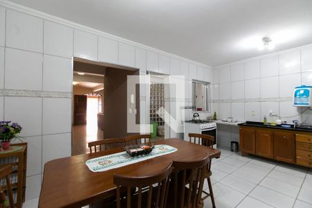 Casa à venda com 250m², 3 quartos e 3 vagasCozinha 