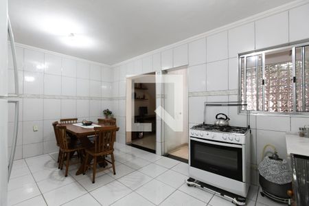 Casa à venda com 250m², 3 quartos e 3 vagasCozinha 